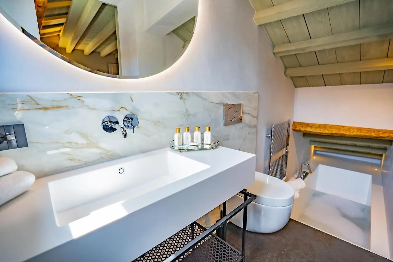 Corte Rubbi 10 Luxury Three-Bedroom Apartment -Dimora Italia - Venice Italy